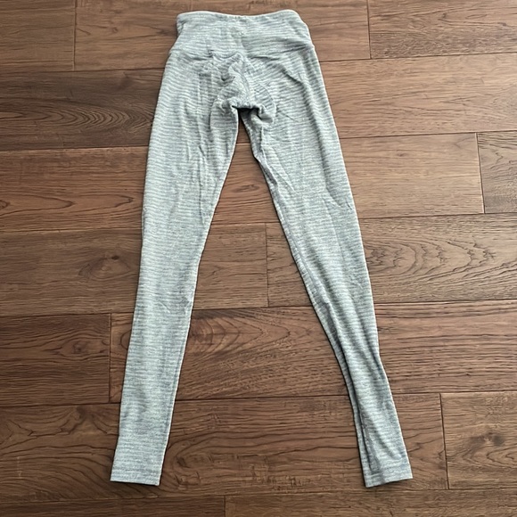 Lululemon leggings that are no longer sold. Good condition - Picture 2 of 3